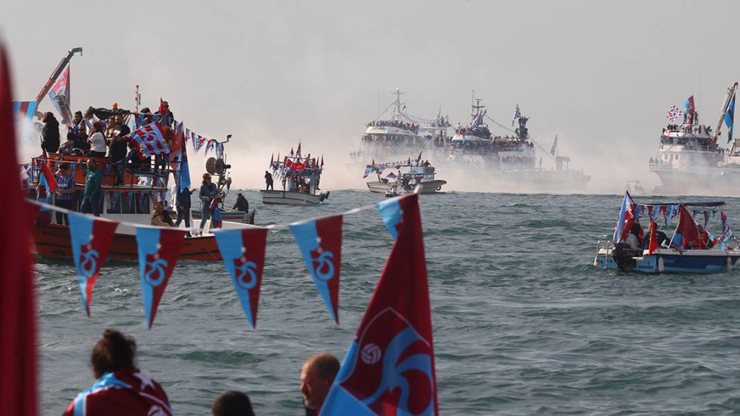 Trabzon'dan kupa çıkarması: Binlerce taraftar akın etti 2